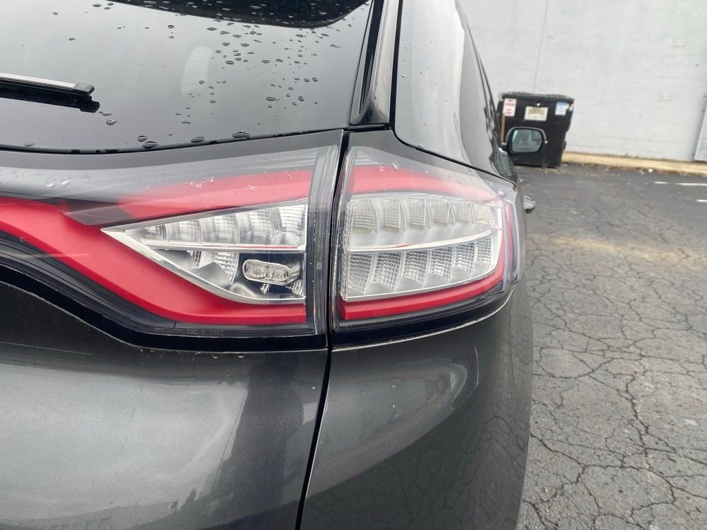 Used 2015 Ford Edge SEL image 13
