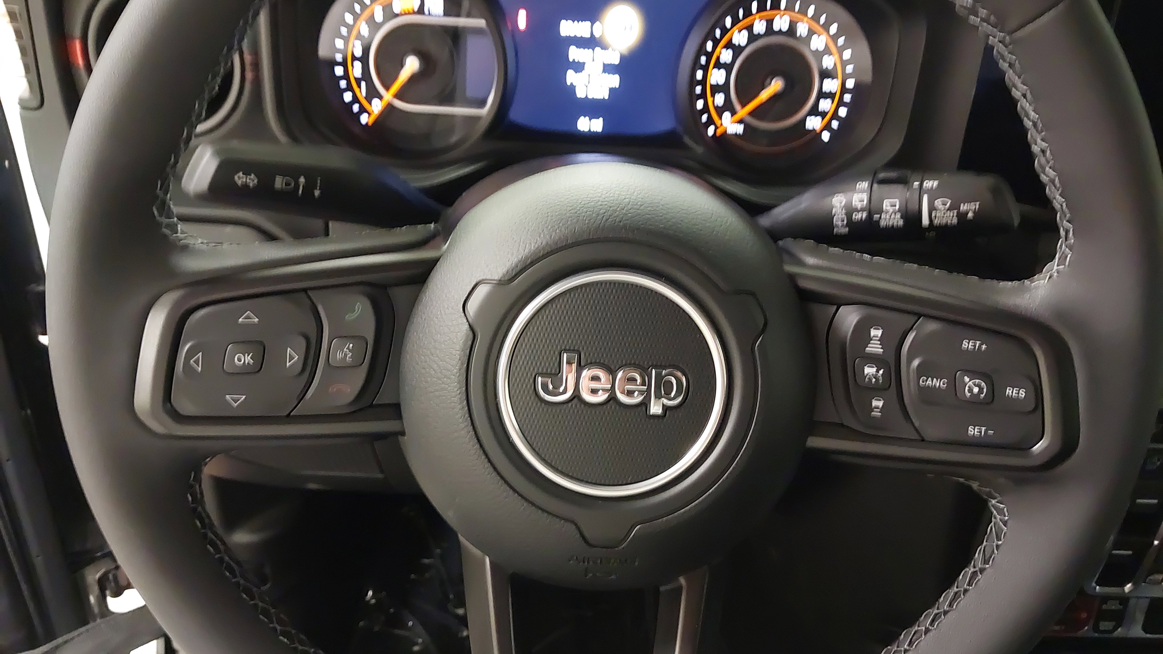 New 2025 Jeep Wrangler Unlimited Rubicon w/ XTREMEE 35" Tire Package image 35