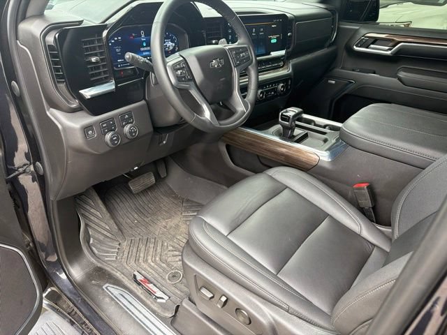 Used 2023 Chevrolet Silverado 1500 LT Trail Boss w/ Convenience Package II AWD/4WD image 18