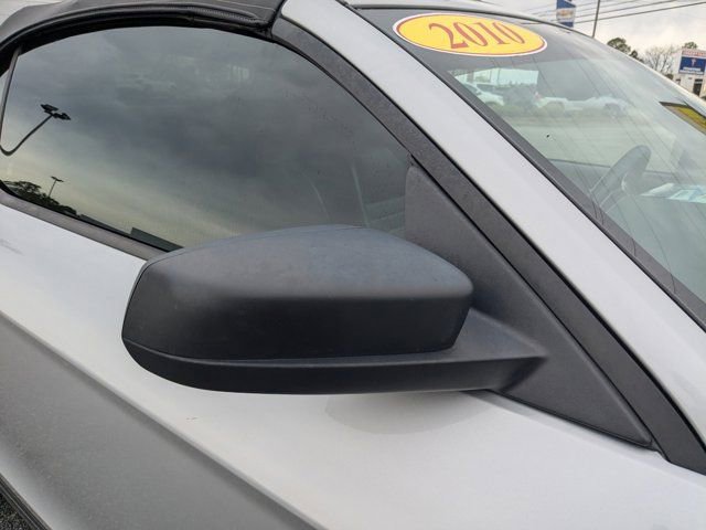 Used 2010 Ford Mustang Convertible image 12