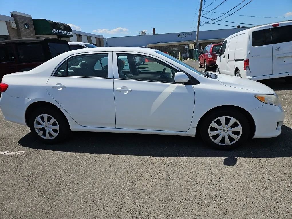 Used 2010 Toyota Corolla LE FWD image 4