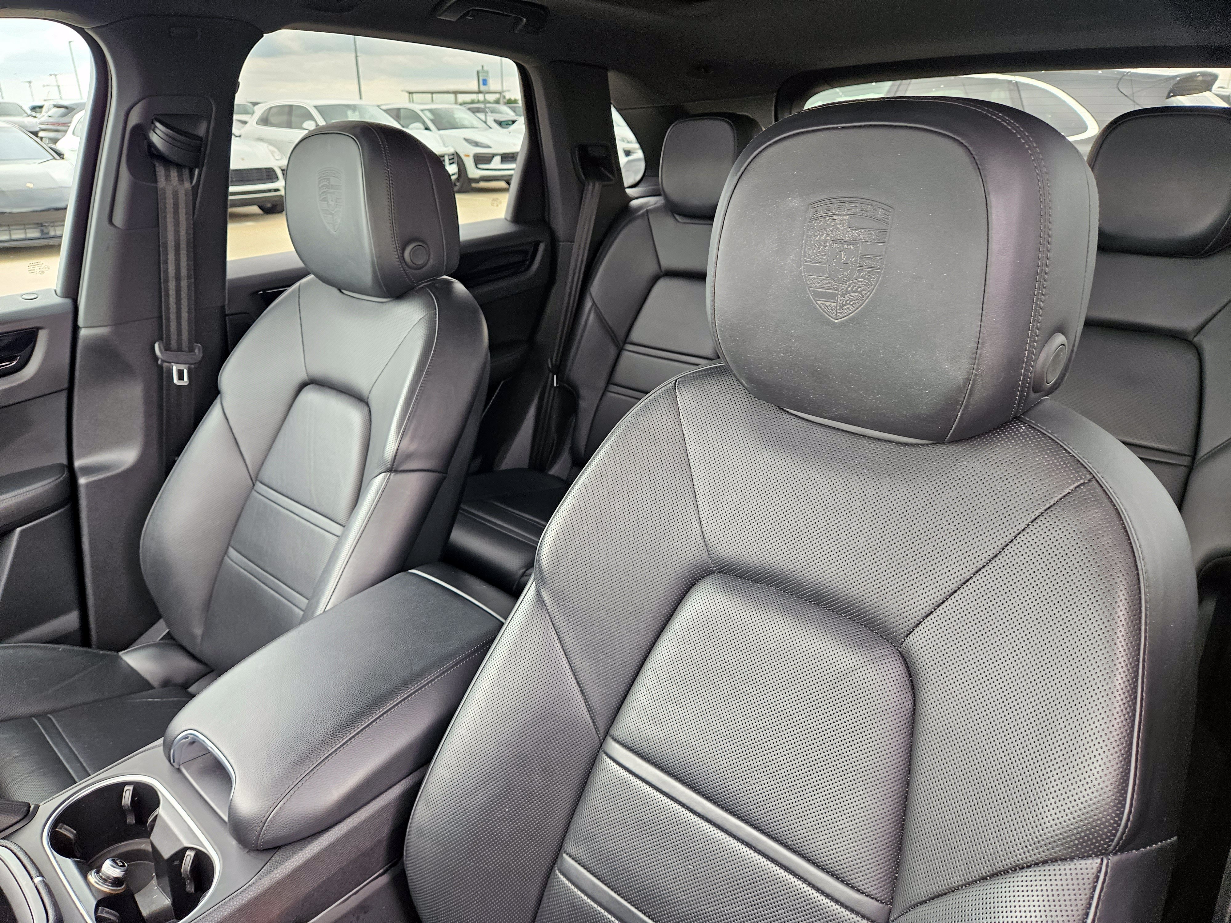 Used 2019 Porsche Cayenne AWD/4WD image 6