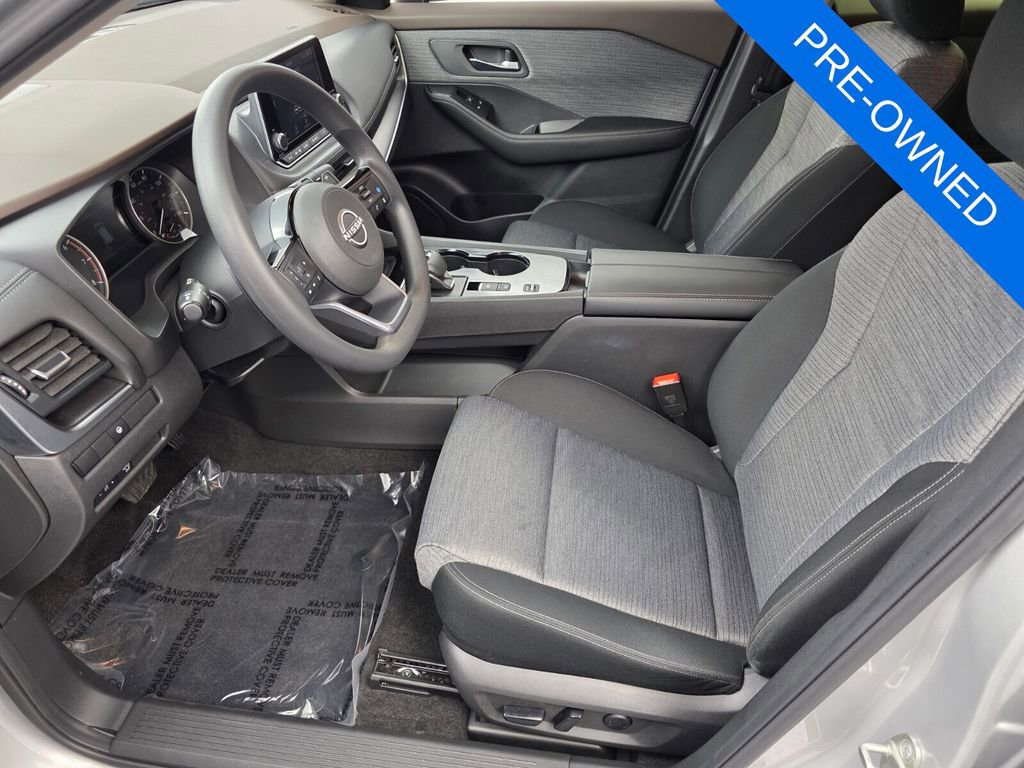 Used 2023 Nissan Rogue SV FWD image 9