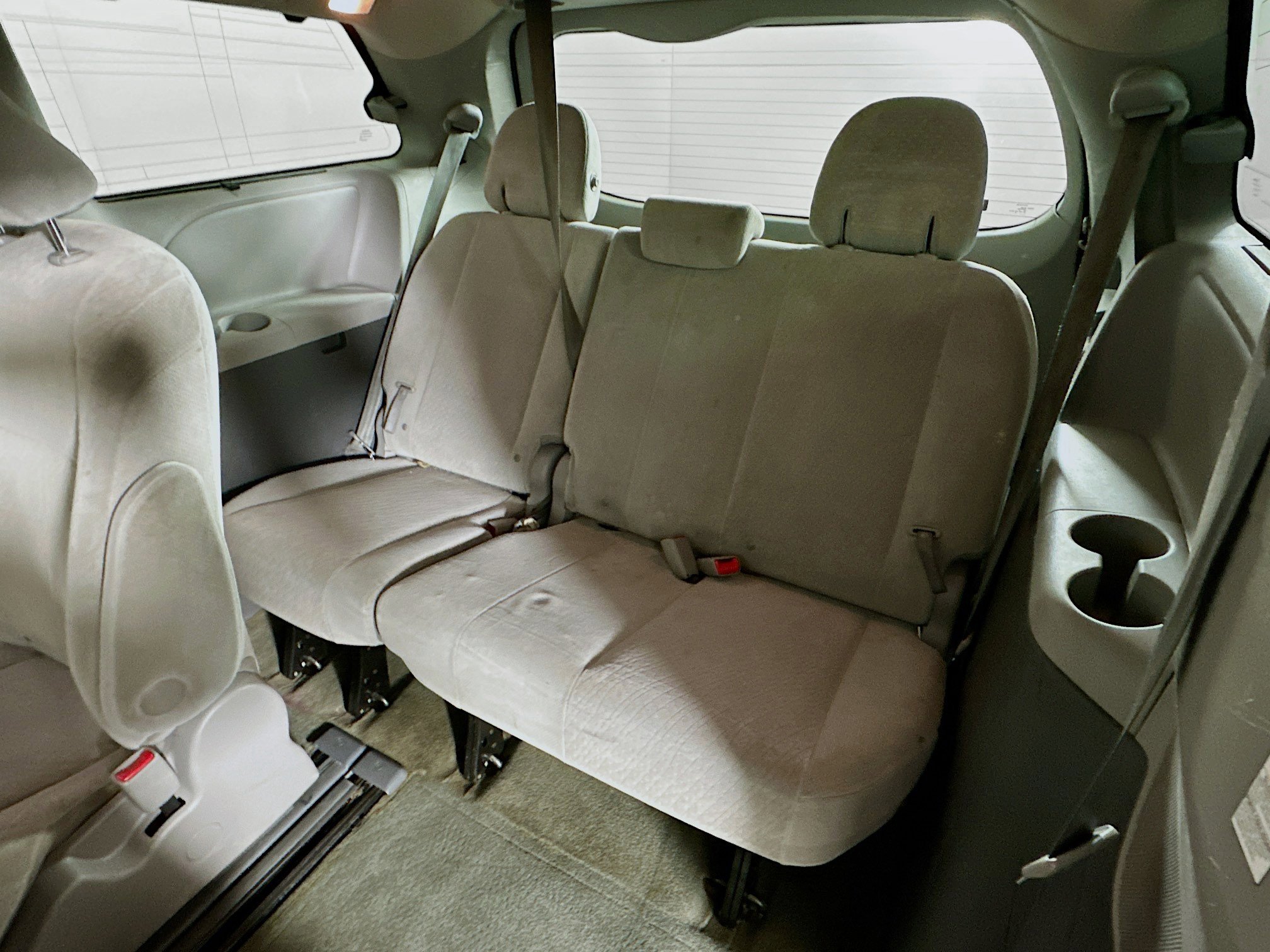 Used 2015 Toyota Sienna LE image 27