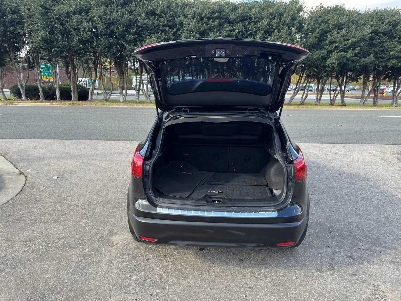 Used 2019 Nissan Rogue Sport S FWD image 25