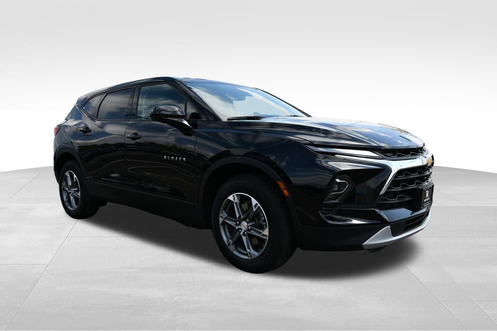 Used 2025 Chevrolet Blazer LT AWD/4WD image 10