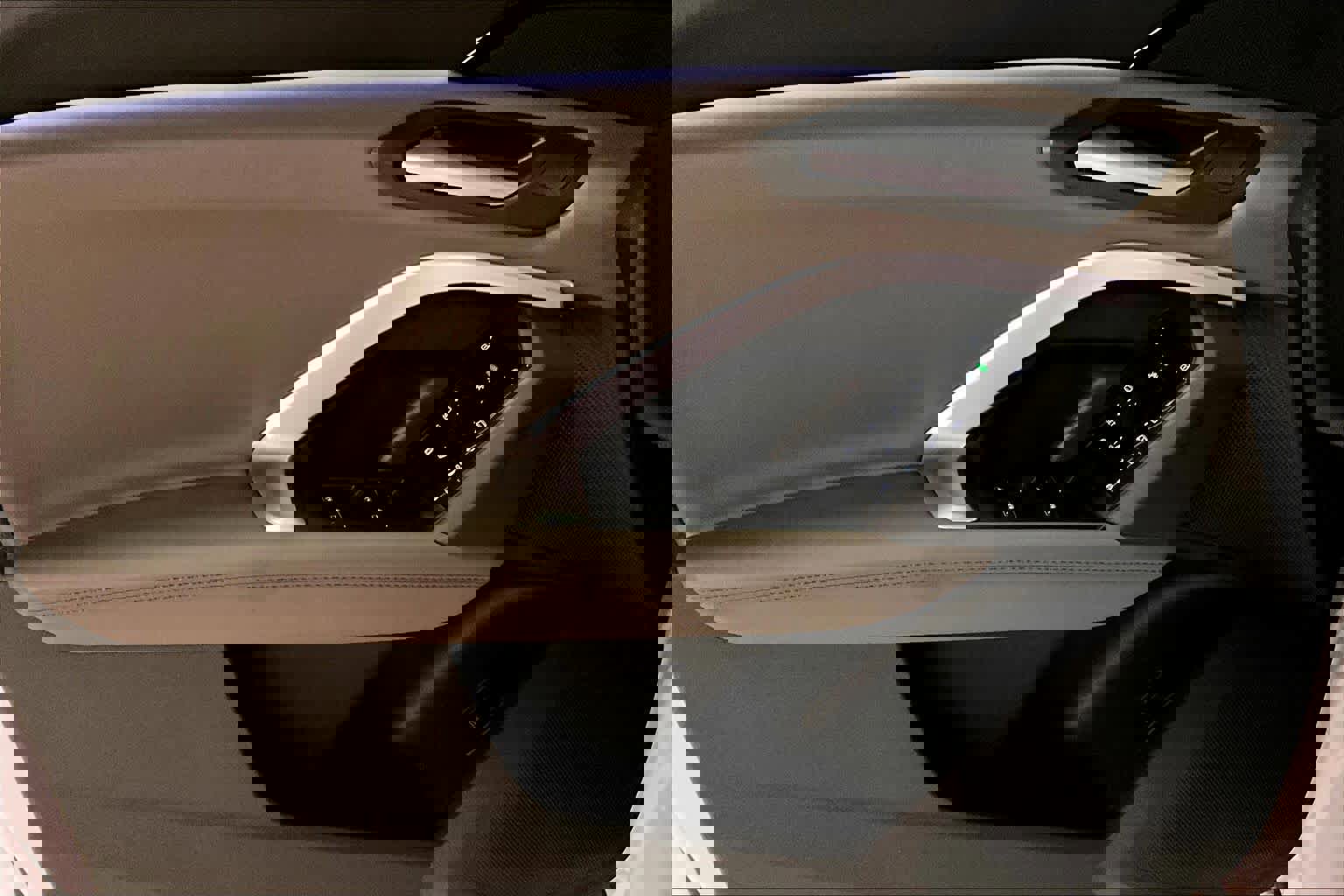 Used 2025 Audi Q5 Premium w/ Convenience Package image 33