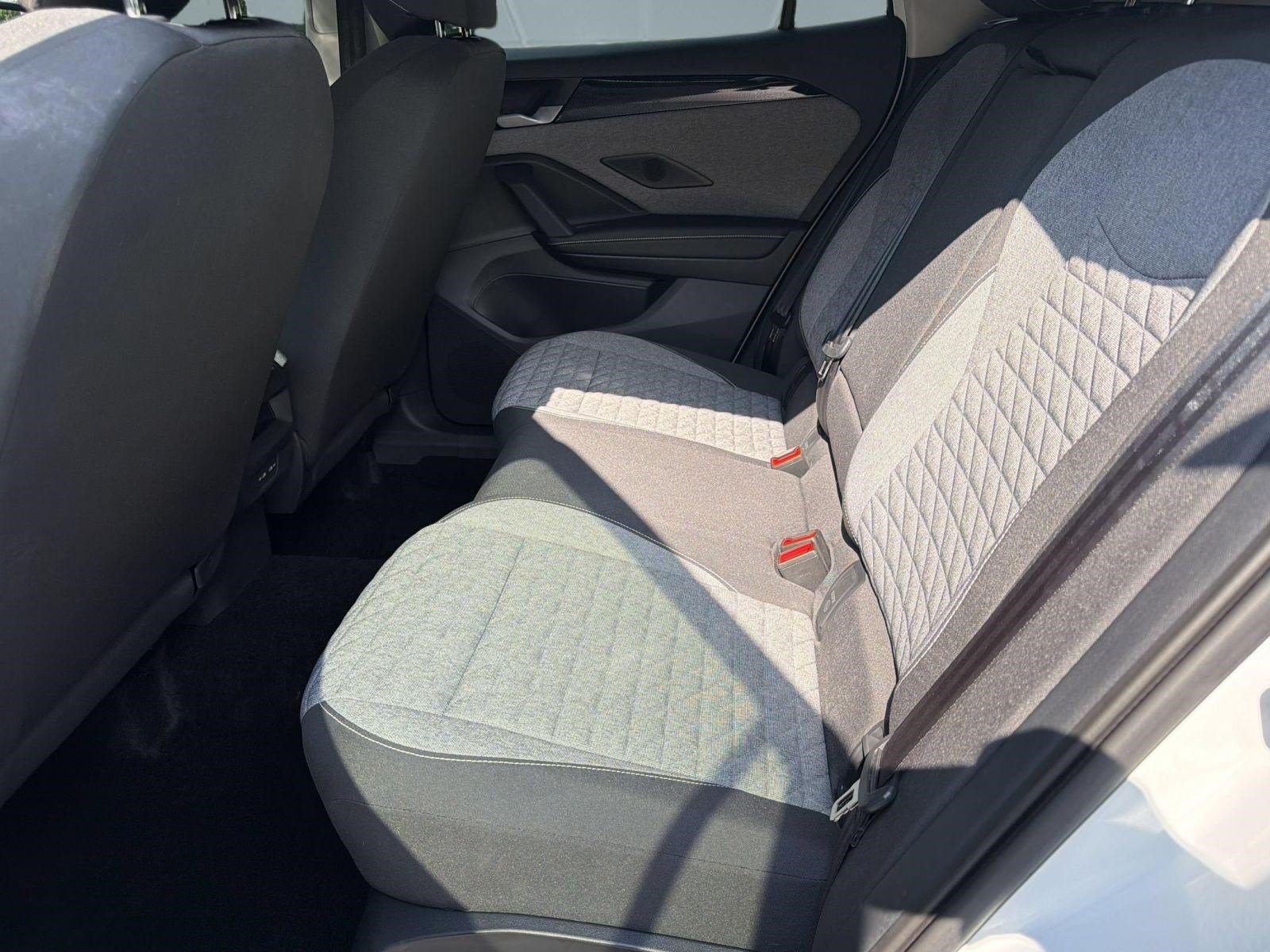 Used 2025 Volkswagen Tiguan S FWD image 21