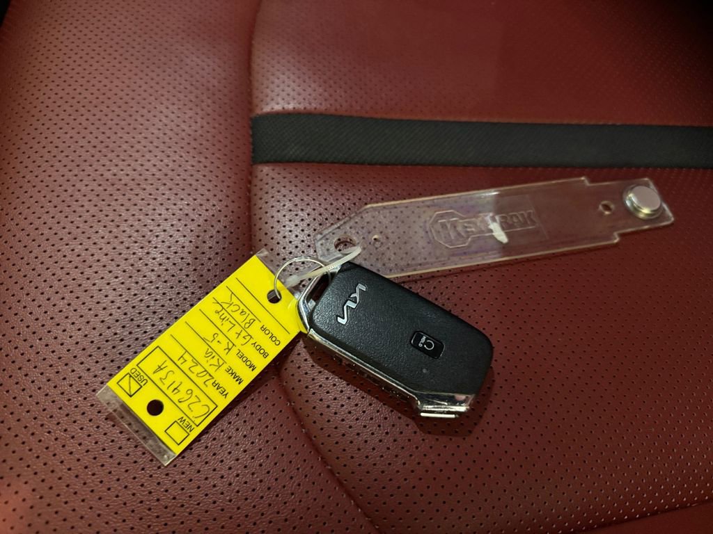 Used 2024 Kia K5 GT-Line image 32
