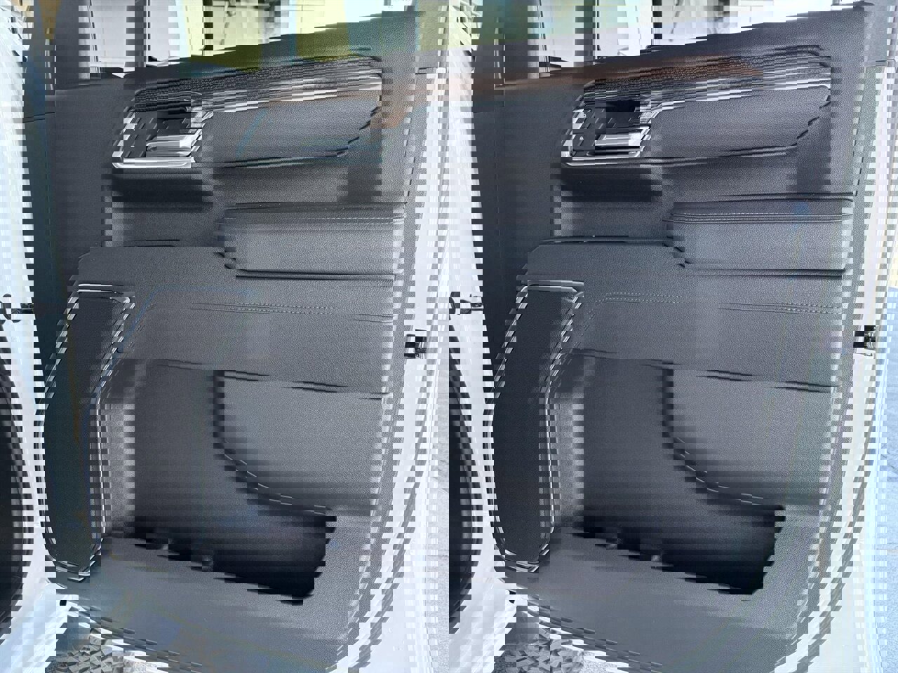 Used 2025 Chevrolet Silverado 2500 LT w/ Convenience Package AWD/4WD image 26