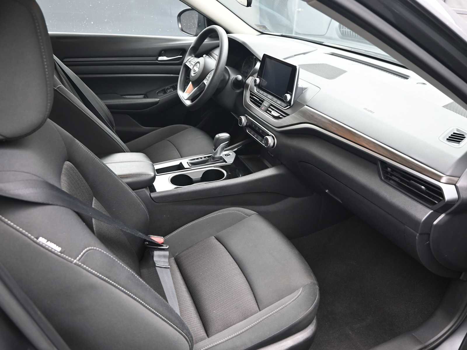 Used 2024 Nissan Altima 2.5 SV image 18