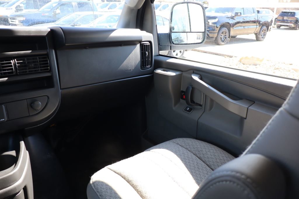 New 2026 Chevrolet Express 3500 w/ Power Convenience Package image 34