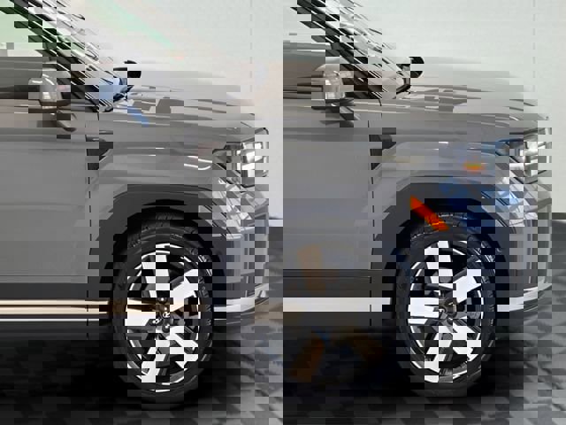 Used 2024 Hyundai Santa Fe Limited image 4