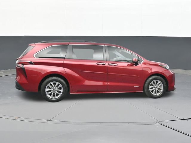 Used 2021 Toyota Sienna XLE image 17