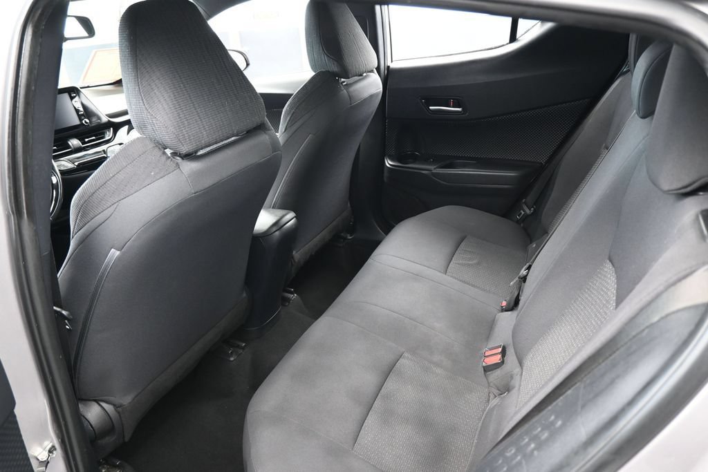 Used 2019 Toyota C-HR XLE FWD image 33