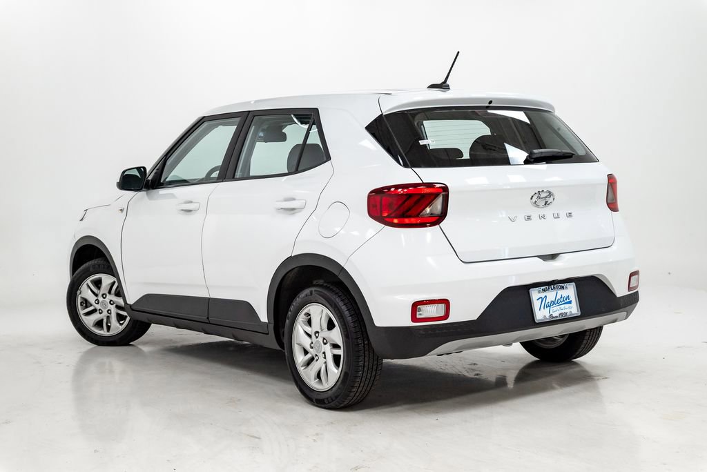 Used 2023 Hyundai Venue SE FWD image 25