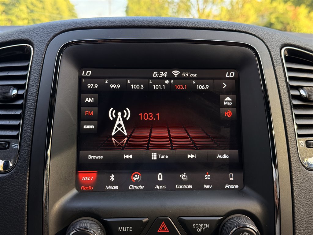 Used 2018 Dodge Durango SRT w/ Technology Group AWD/4WD image 14