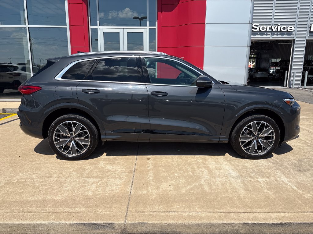 Used 2025 Audi Q5 Premium Plus AWD/4WD image 6
