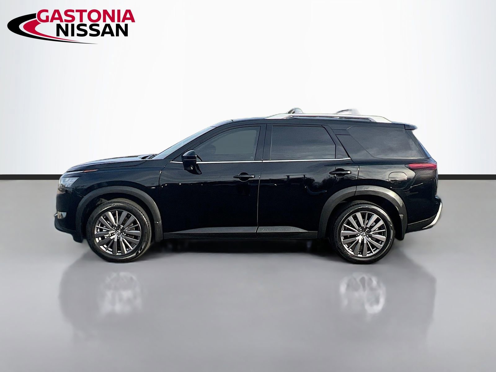 Used 2023 Nissan Pathfinder SL w/ SL Premium Package image 5