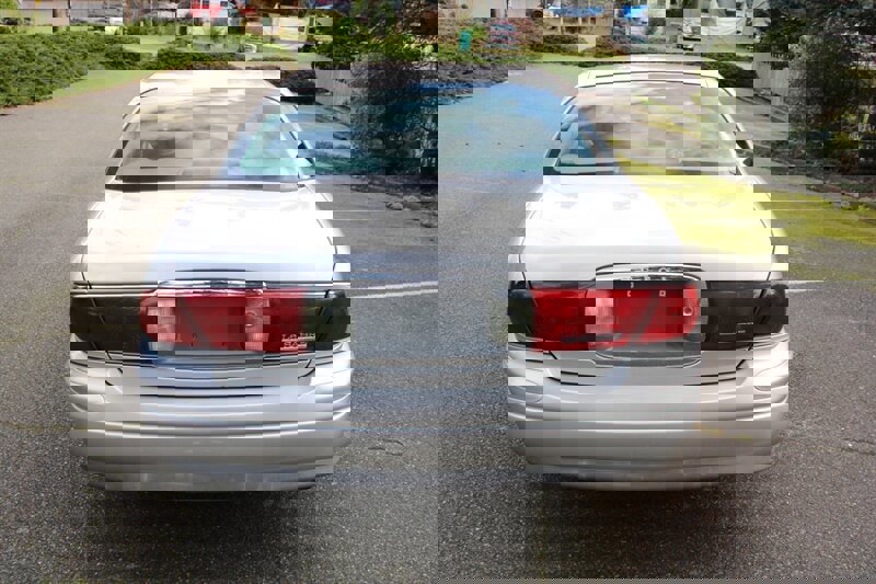 Used 2004 Buick Le Sabre Limited FWD image 11