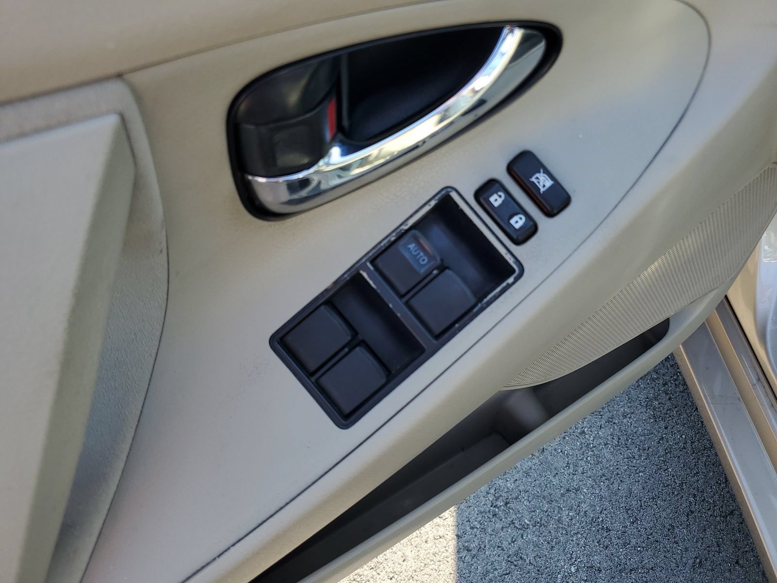 Used 2009 Toyota Camry LE FWD image 21