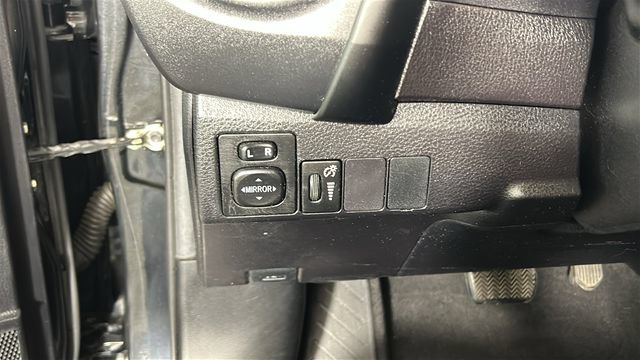Used 2018 Toyota Corolla XSE FWD image 19