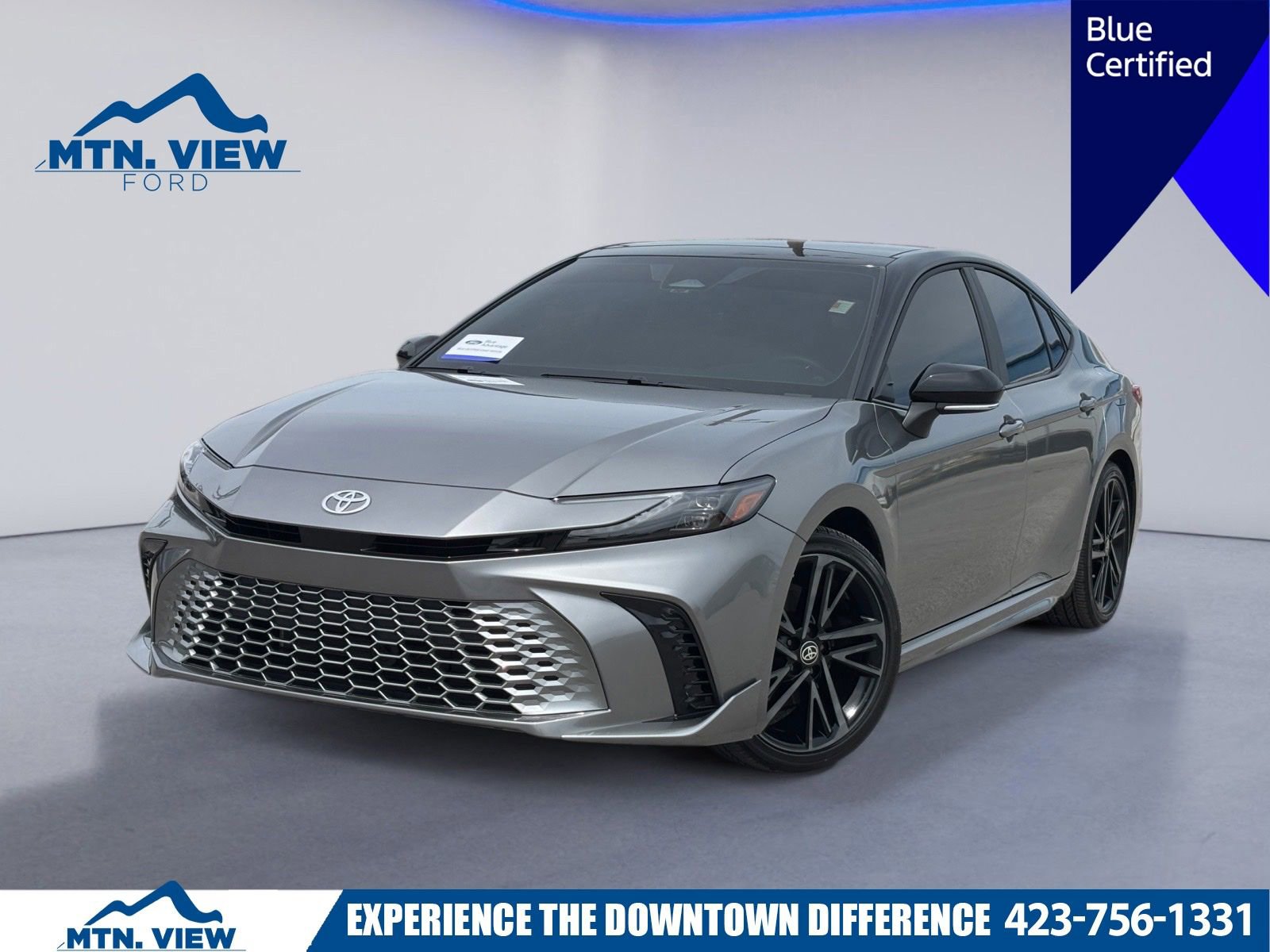Used 2025 Toyota Camry XSE FWD image 1