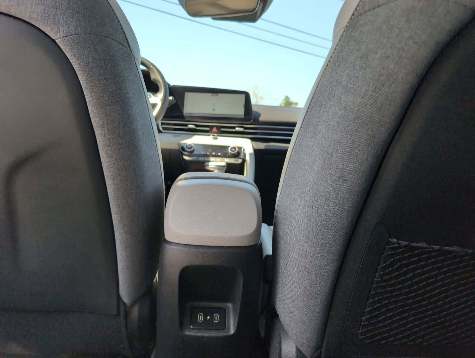 Used 2025 Hyundai Elantra Limited image 31