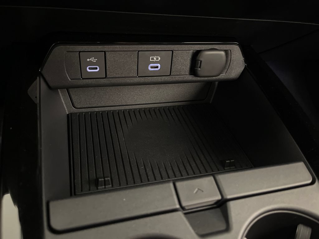 New 2027 Toyota Prius Plug-In Hybrid FWD image 30