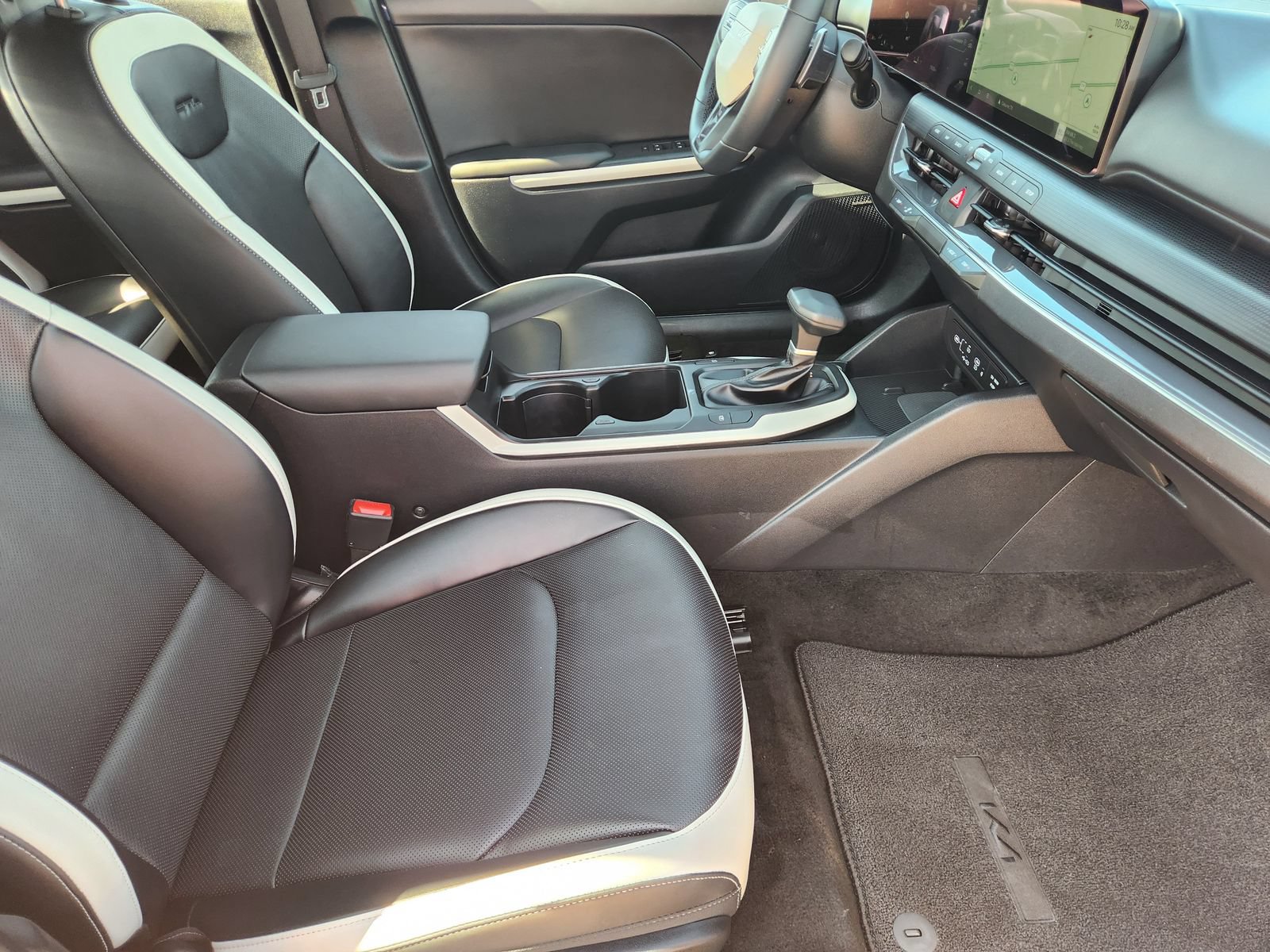 Used 2025 Kia K4 GT-Line w/ GT-Line Premium Package FWD image 14
