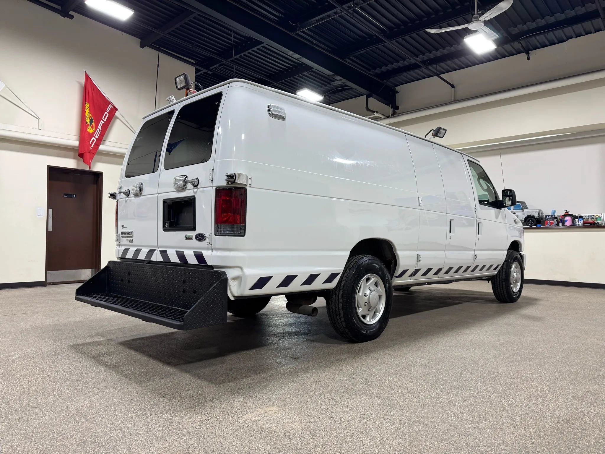 Used 2012 Ford E-350 and Econoline 350 Extended Super Duty w/ PWR Group RWD image 6