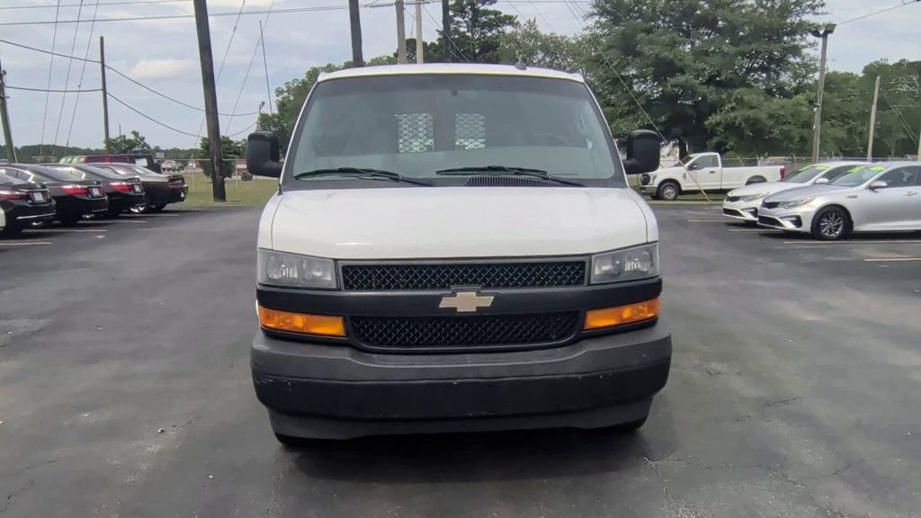 Used 2018 Chevrolet Express 2500 w/ Driver Convenience Package RWD image 3