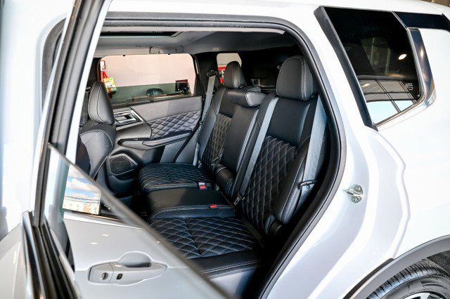 Used 2023 Mitsubishi Outlander SEL 40th Anniversary image 21