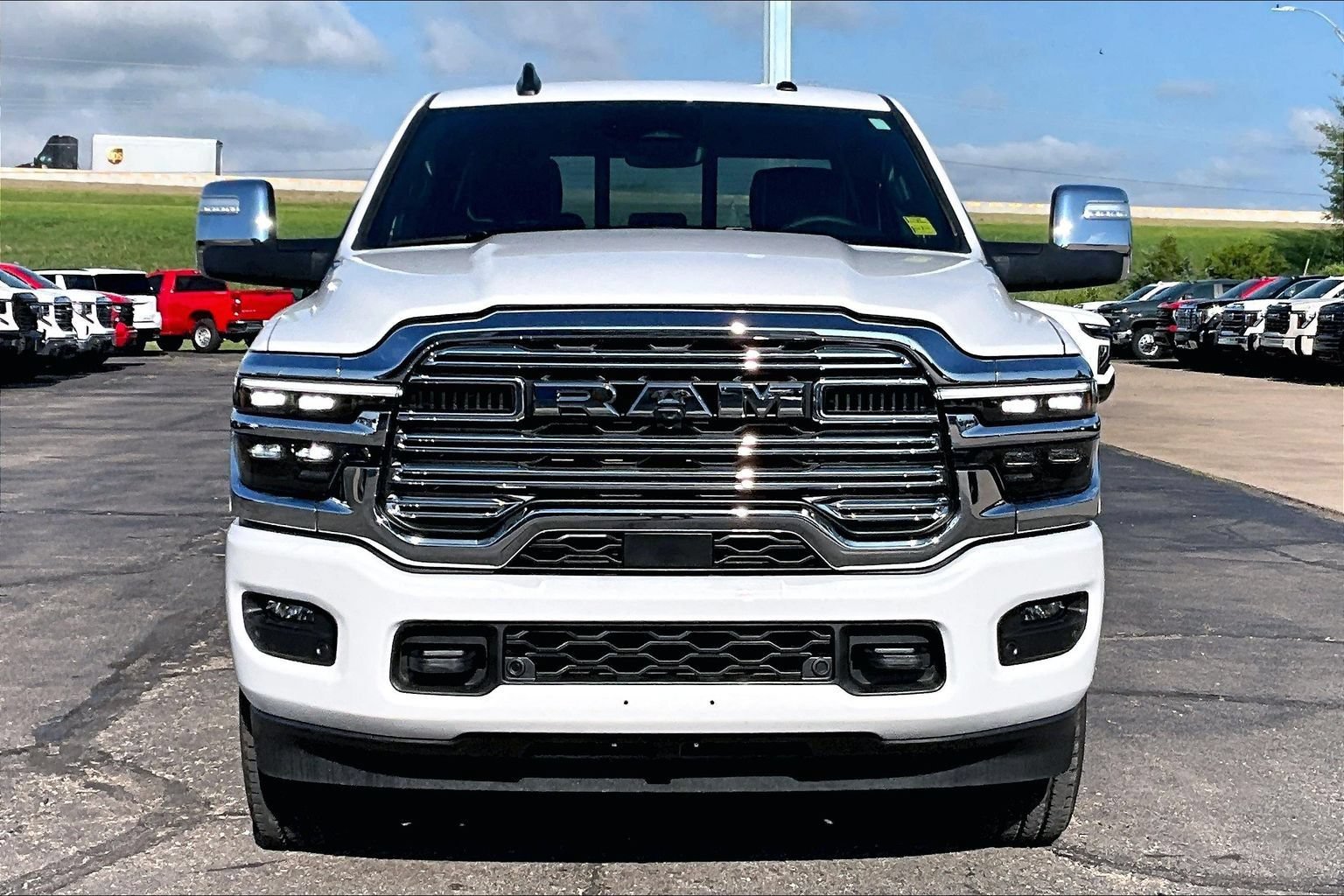 Used 2026 RAM 2500 Laramie AWD/4WD image 3