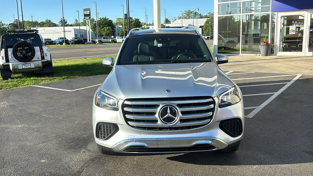 Used 2025 Mercedes-Benz GLS 450 4MATIC image 5