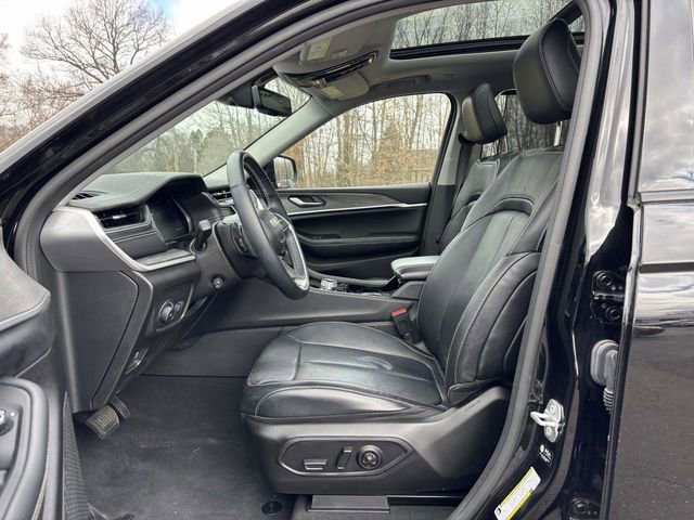 Used 2022 Jeep Grand Cherokee L Limited w/ Luxury Tech Group II image 3