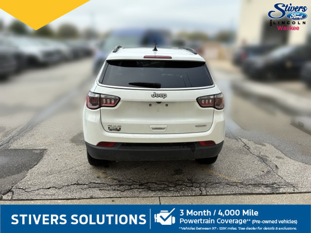 Used 2025 Jeep Compass Latitude w/ Sun & Sound Group AWD/4WD image 7