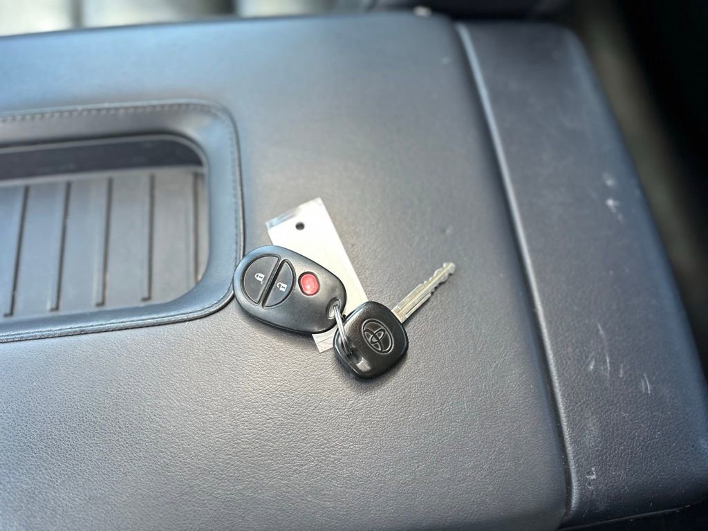 Used 2017 Toyota Tundra Limited image 36