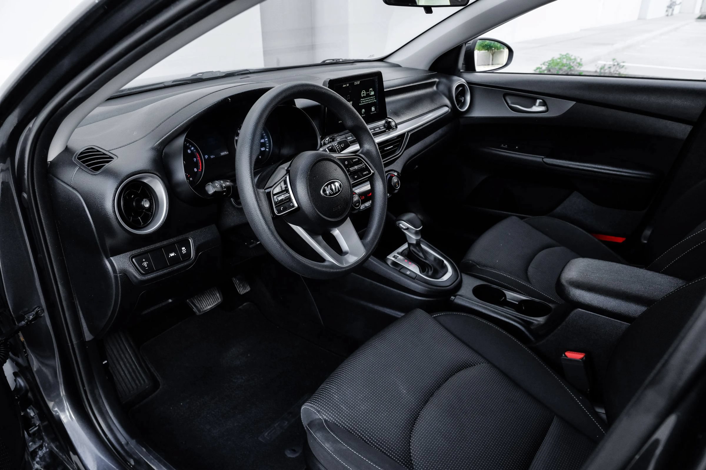 Used 2019 Kia Forte LXS FWD image 25