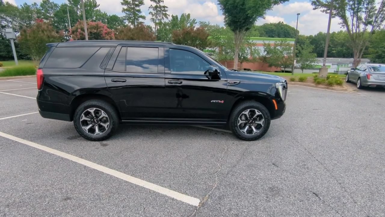 Used 2025 GMC Yukon AT4 w/ AT4 Premium Package AWD/4WD image 9