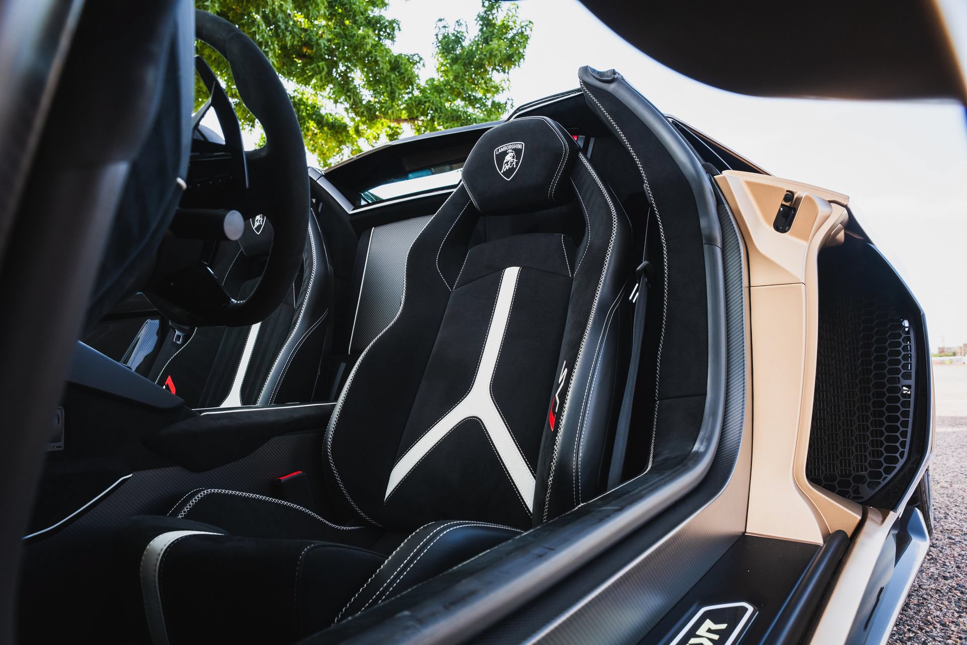 Used 2021 Lamborghini Aventador SVJ AWD/4WD image 52