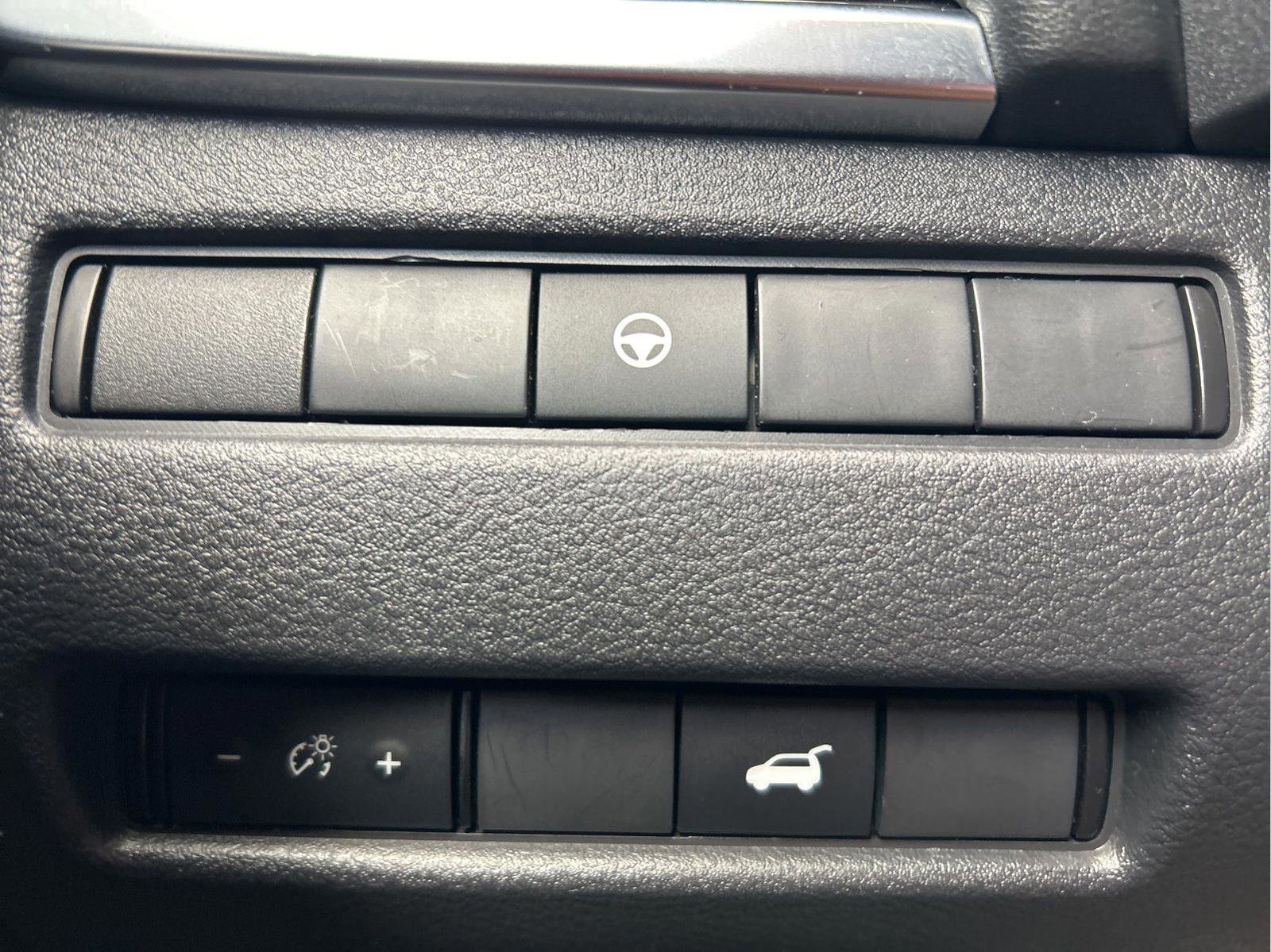 Used 2022 Nissan Rogue SL image 25