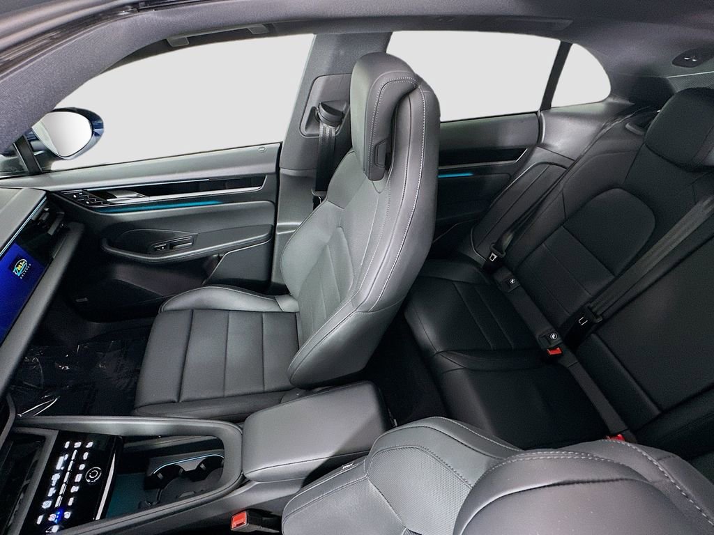 Certified 2025 Porsche Macan Electric image 14