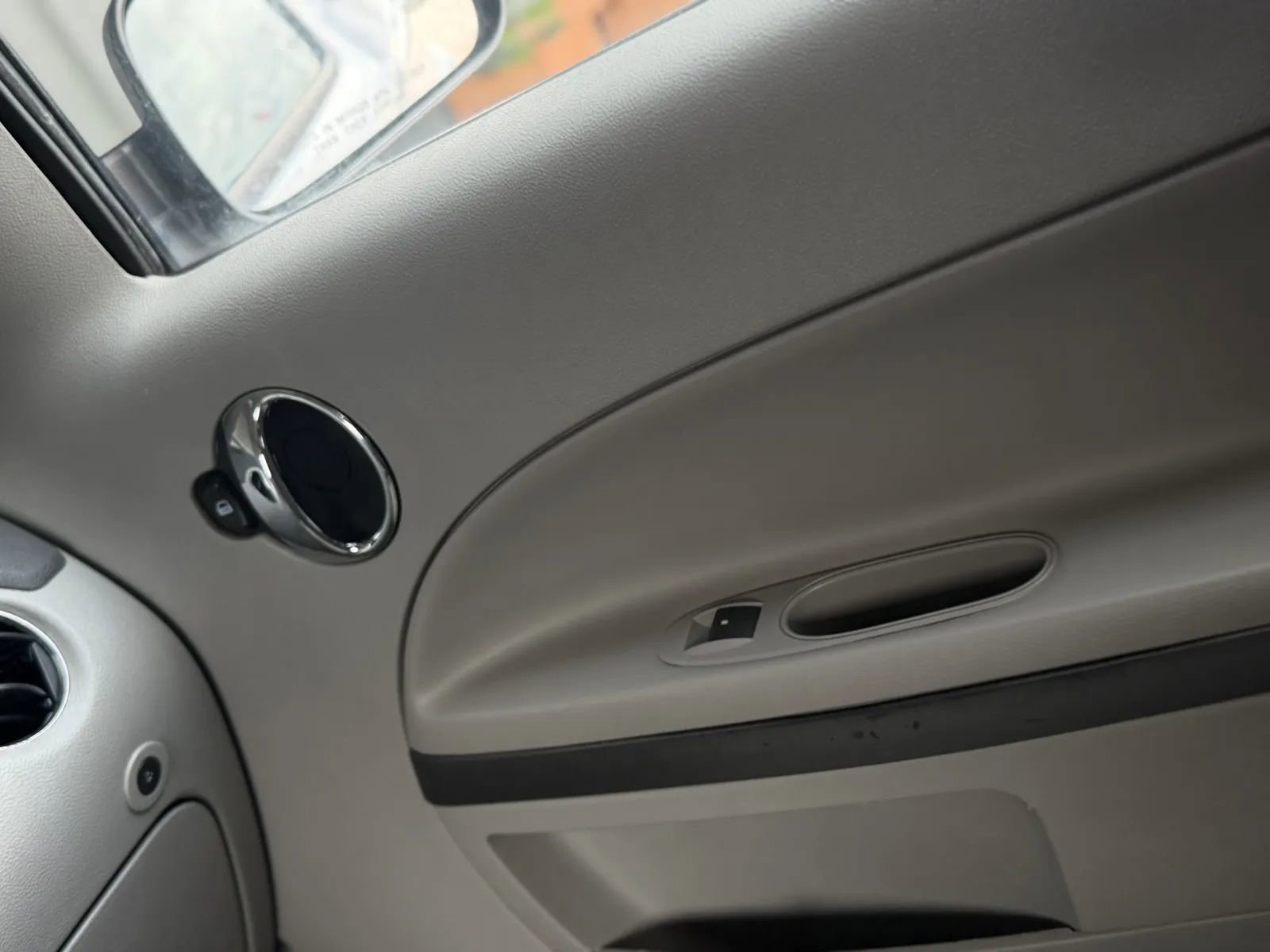 Used 2011 Chevrolet HHR LS image 31