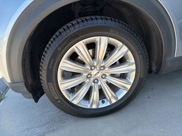 Used 2021 Ford Explorer Limited w/ Equipment Group 301A AWD/4WD image 9