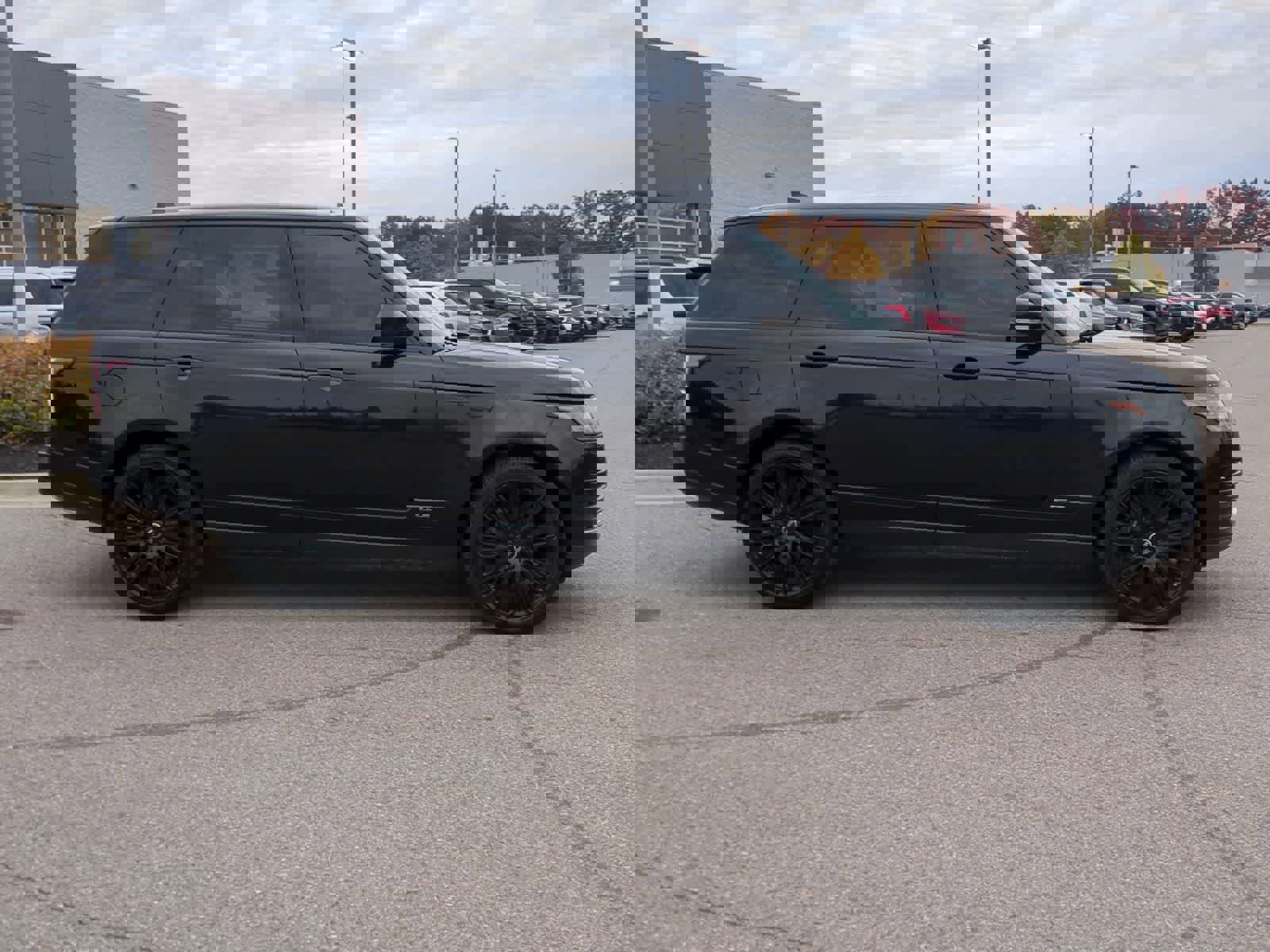 Used 2018 Land Rover Range Rover Long Wheelbase Supercharged image 9