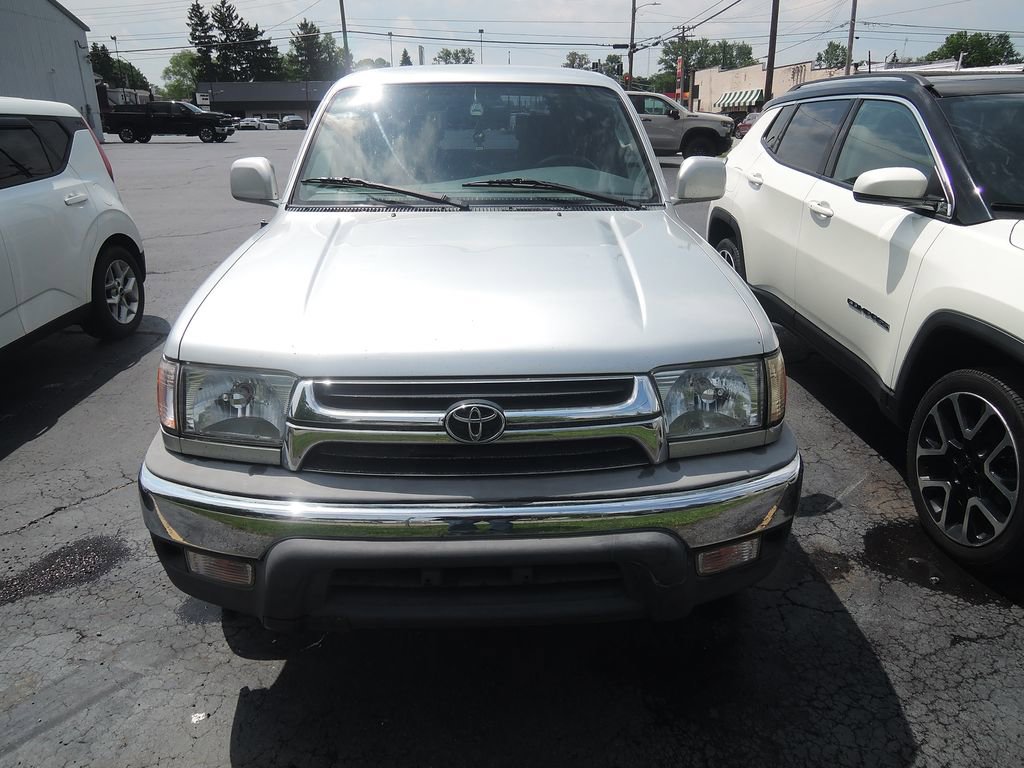 Used 2001 Toyota 4Runner SR5 AWD/4WD image 2