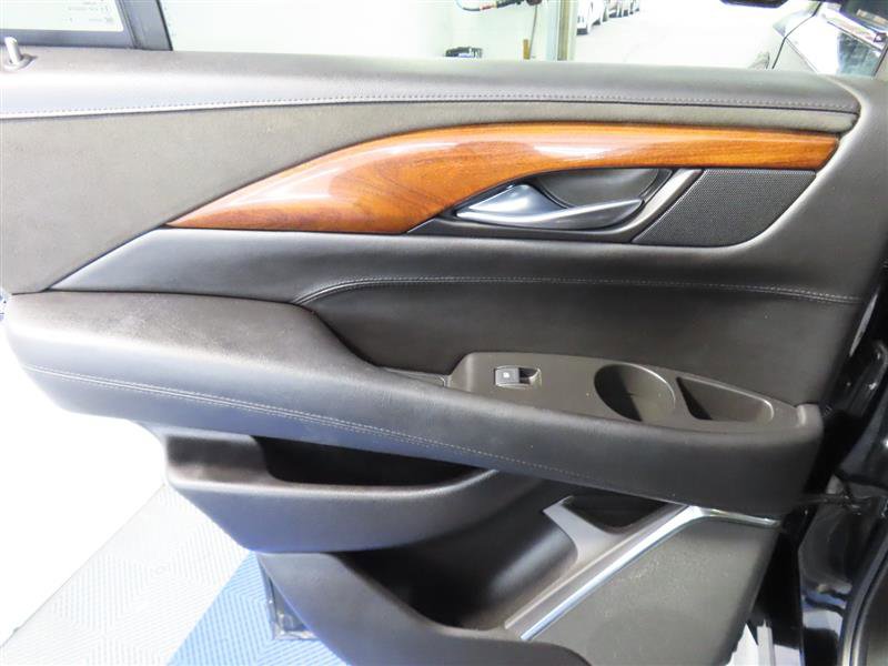 Used 2016 Cadillac Escalade Luxury RWD image 33
