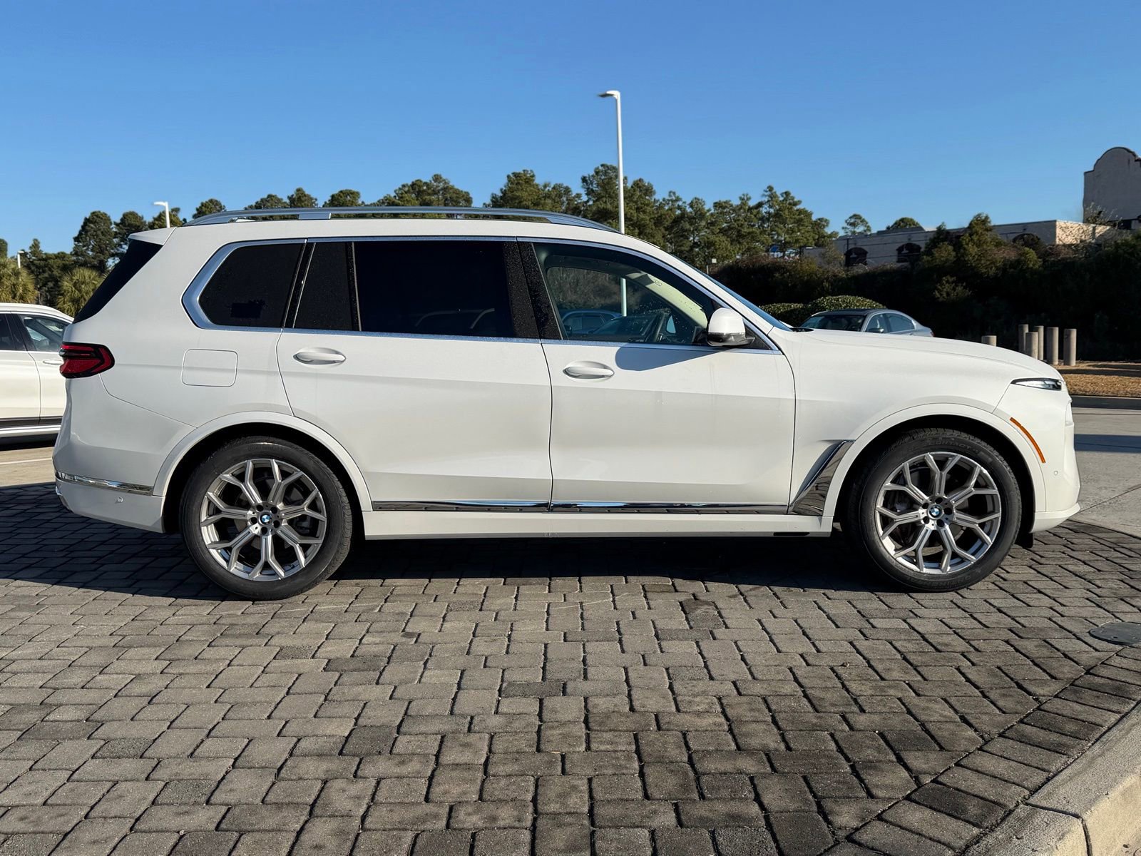 Certified 2024 BMW X7 xDrive40i w/ Executive Package image 8