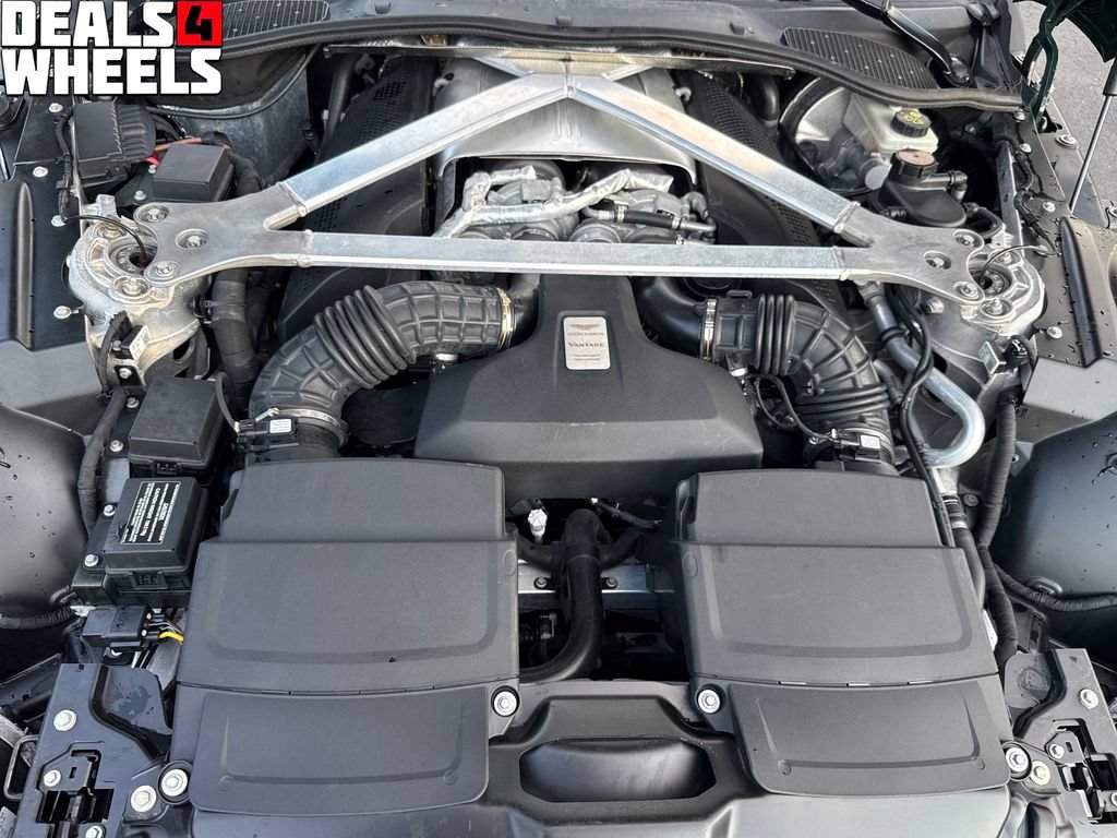 Used 2021 Aston Martin V8 Vantage Roadster RWD image 22